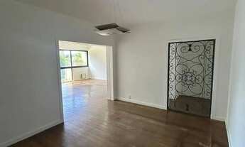 Imagem 7: Sala, banheiro, 4 quartos (sendo 1 suíte e 1 closet), cozinha com área de dependência comp