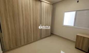 Imagem 16: Casa residencial com 3 suites disponível para locação no bairro Jardim Karaíba em Uberlând