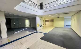 Imagem 2: Casa comercial para locação em Moema, São Paulo-SP, com 4 salas, 6 banheiros, 12 vagas de