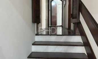 Imagem 4: Casa à Venda, com 225m2, 4 Quartos, 1 Suíte, 4 Banheiros, Varanda, Piscina, Churrasqueira