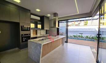 Imagem 4: Casa Térrea de Ilha em Condomínio Fechado à Venda de 04 Quartos no Bairro Vila do Golf em