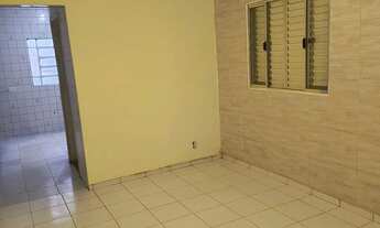 Imagem 2: Alugo casa ,com 3 cômodos grandes