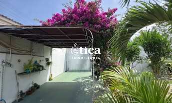 Imagem 2: Casa no Olho D'Água com 900m² de terreno, a 200m da praia, 3 suítes