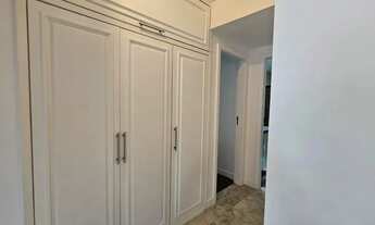 Imagem 3: Vendo apartamento com quatro quartos, sendo duas suítes, duas salas, e três vagas de garag