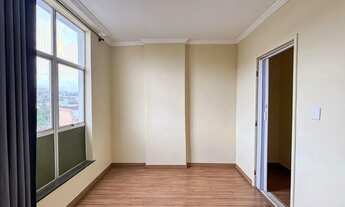 Imagem 5: Prático quarto e sala na região central para locação e venda