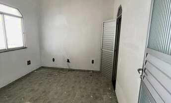 Imagem 4: Casa grande com galpão no Conjunto Ariri