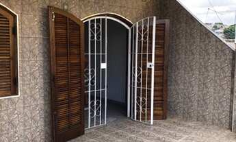 Imagem 2: Aluga se casa encima de comércio