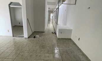 Imagem 2: Casa grande com galpão no Conjunto Ariri