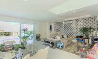 Imagem 2: Excelente casa 3 dormitórios , 4 vagas cobertas, com piscina, placas solares 800kw mês. T