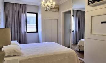 Imagem 7: Apartamento para venda possui 211 metros quadrados com 3 quartos em Centro - Florianópolis