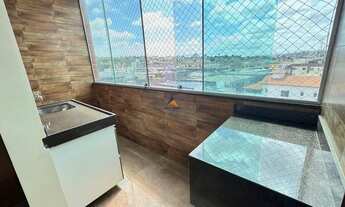 Imagem 3: ALUGUEL - LOCAÇÃO - Cobertura com 3 quartos, suíte, elevador e 2 vagas no bairro Arvoredo