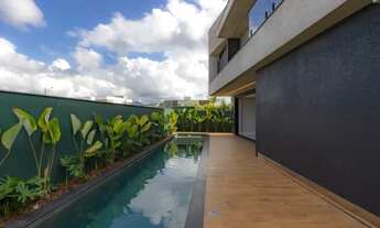 Imagem 4: Casa nova no Condomínio Caledônia, com 4 suítes, 6 vagas!