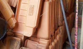 Imagem: VENDO 150 TELHAS ROMANAS JUAZEIRO