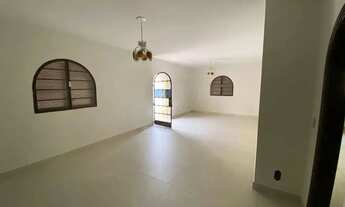 Imagem 2: Casa comercial para alugar na Região Central de Londrina no bairro Boa Vista com 3 quartos