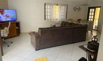 Imagem 2: Oportunidade - Casa Sobrado - Jardim Terras de São João - Jacareí - 4 Dormitórios - 250m²