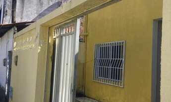 Imagem 2: Casa para Venda em Fortaleza, Messejana, 3 dormitórios, 3 suítes, 4 banheiros, 2 vagas