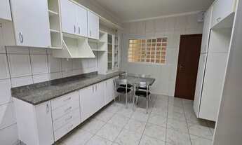 Imagem 6: Sobrado para venda possui 156,00 metros quadrados com 3 quarto sendo uma suíte