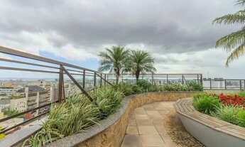 Imagem 3: Apartamento com três (3) dormitórios, uma (1) suíte, duas (2) vagas de garagem, depósito