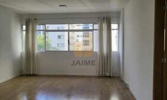 Imagem 2: Apartamento com 2 dormitórios e 1 vaga bem localizado em rua arborizada e tranquila - San