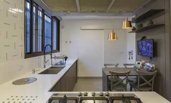 Imagem 2: Lindo sobrado á venda, mobiliado, aceita financiamento em Jardim Botânico - Curitiba - PR