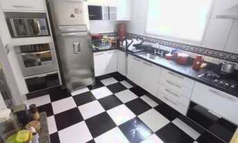 Imagem: Sobrado para venda tem 200 metros quadrados