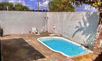 Imagem 1: Casa com piscina
