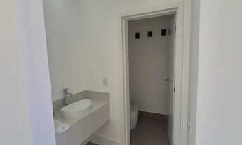 Imagem 3: Casa de condomínio para venda tem 285 metros quadrados com 4 quartos