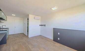 Imagem 6: Excelente studio semimobiliado,novo,com infra no coração da cidade baixa !