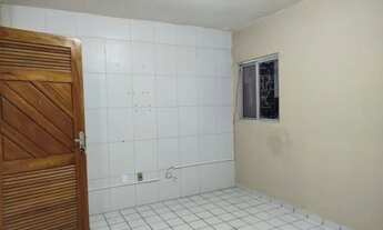 Imagem 3: ALUGO APARTAMENTO 2/4 COM GARAGEM