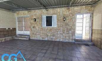 Imagem 4: Casa ampla de 02 dormitórios, com 03 vagas, casa dos fundos de quarto, sala e cozinha