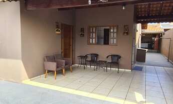 Imagem 2: Casa para venda tem 300 metros quadrados com 4 quartos