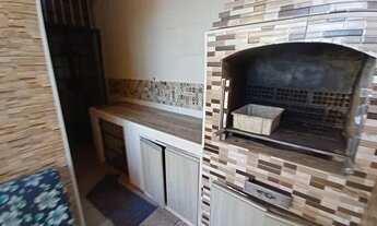 Imagem 7: Casa com 2 Dormitórios, 4 Vagas, Porteira Fechada e Churrasqueira Próxima do Mar