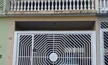 Imagem 2: ?? Casa Espaçosa de 3 Dormitórios com Quintal, Churrasqueira e Localização Privilegiada em