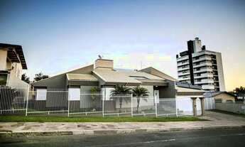 Imagem 2: Casa de alto padrão com 4 dormitórios, 425 m² - Michel - Criciúma/SC