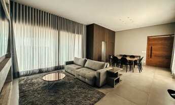 Imagem 5: Casa para aluguel e venda tem 227 metros quadrados com 4 quartos