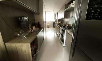 Imagem 2: Apartamento para venda com 227 m2 com 5 quartos em Jóquei - Teresina - Piauí