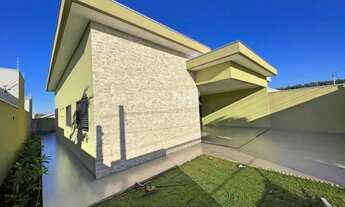 Imagem 3: Venda] Casa térrea com piscina à venda no Jardim Cristhais II