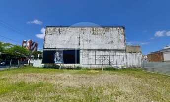 Imagem 2: Terreno em excelente localização com espaço amplo na Av. Francisco Porto