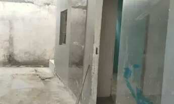 Imagem: VENDO CASA COM 02 QTOS SOMENTE À VISTA