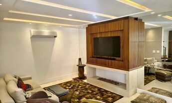 Imagem 2: Casa triplex à venda no Valparaiso, Petrópolis Rj , 4 suítes e 2 vagas de garagem