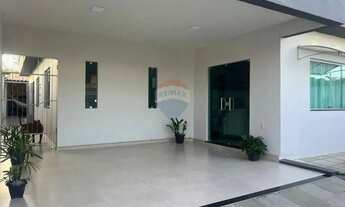 Imagem 3: Casa á Venda em Lagoa Seca com 3 Quartos sendo 1 suíte e possui com 250m de área