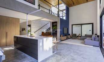 Imagem 3: Casa Mobiliada em condomínio fechado com 270 m² privativos - Bairro Trindade - Florianópol