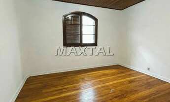 Imagem 3: Terreno comercial com 280 metros de área total, para construção de prédios médios.