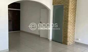 Imagem 4: Casa comercial para aluguel, 3 quartos, 1 suíte, 3 vagas, Brasil - Uberlândia/MG