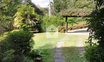 Imagem: Espaço e conforto em Itaipava, em meio