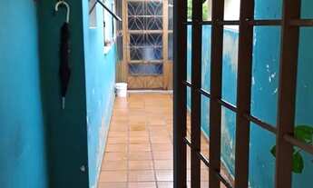 Imagem 2: Casa com 3 quartos, 1 suíte com banheira e 2 dependências