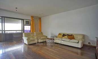 Imagem 7: Apartamento em rua tranquila na segunda quadra da praia do Leblon