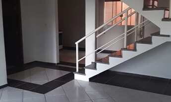 Imagem 4: Sobrado no Jardim Menegazzo, região lago Jaboti