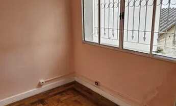 Imagem 3: Salão comercial com aproximadamente 120m², contendo 4 salas, cozinha, banheiro e quintal