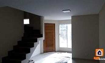 Imagem 2: Triplex de esquina à venda em Órfãs